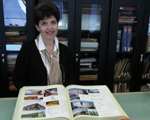 Photo of Heather Huey, Librarian